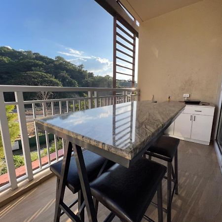 Bonel Condo At Pico De Loro Cutad Екстериор снимка