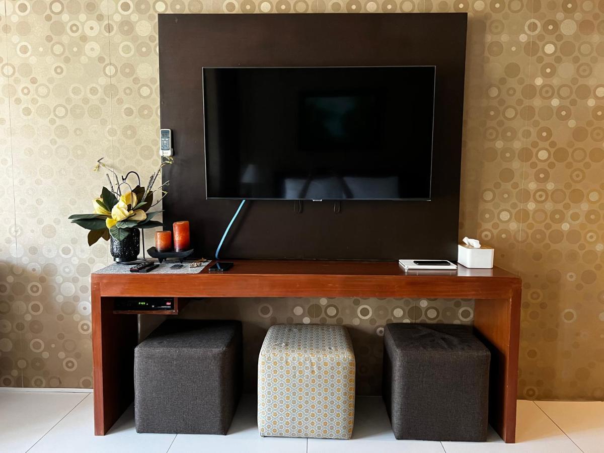 Bonel Condo At Pico De Loro Cutad Екстериор снимка