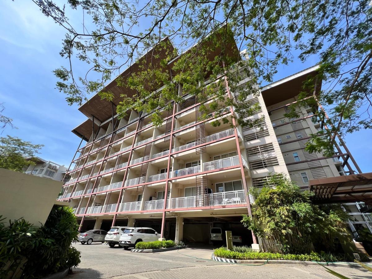Bonel Condo At Pico De Loro Cutad Екстериор снимка